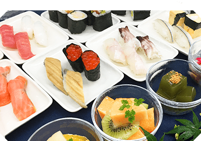 様々なネタののった寿司とデザート